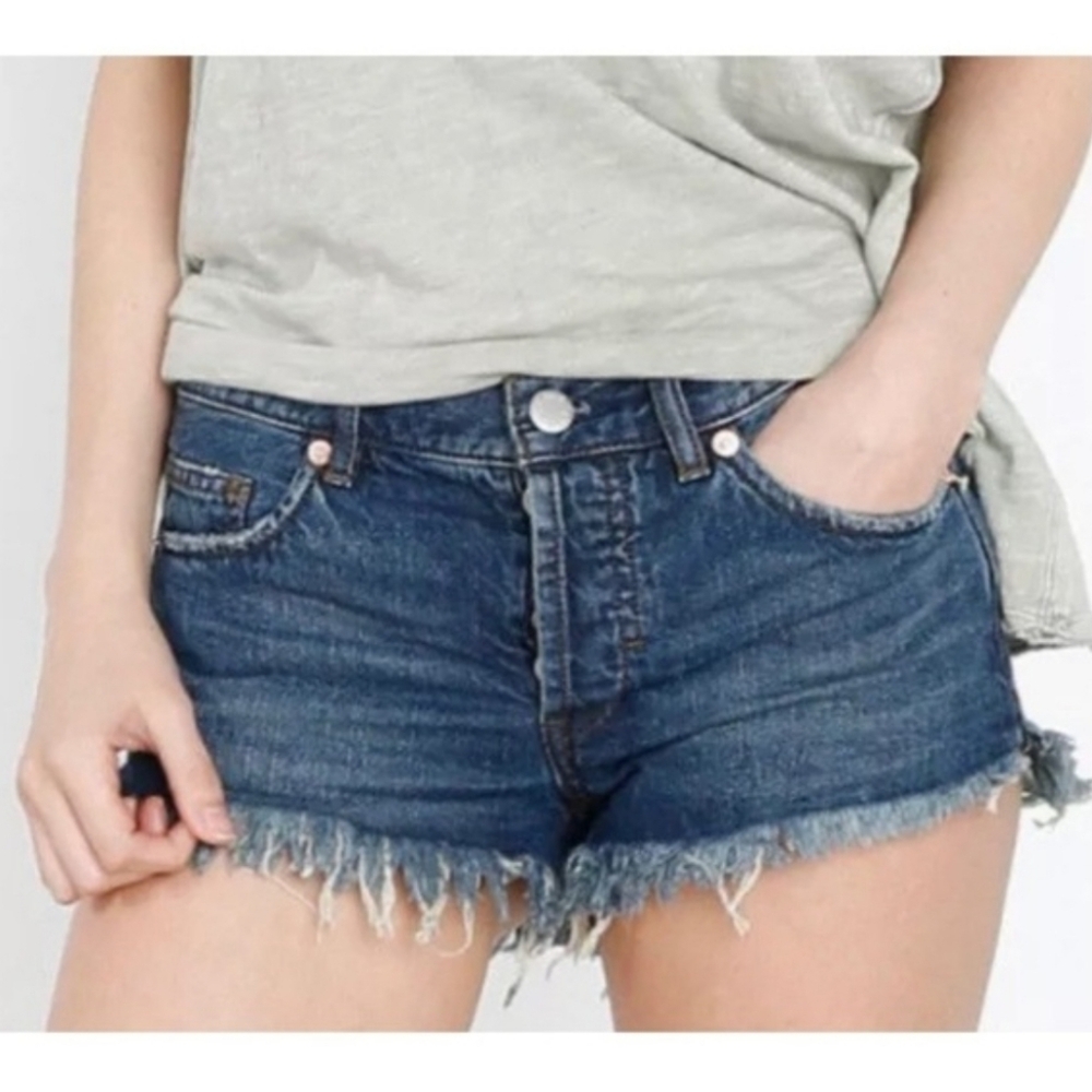Free People x We The Free Soft and Relaxed Cutoff Denim Shorts Sz 26 NWT